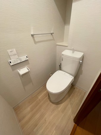 モダンな石目柄で心地よい浴室空間を 港区H様邸 モダンな石目柄で心地よい浴室空間を 港区H様邸